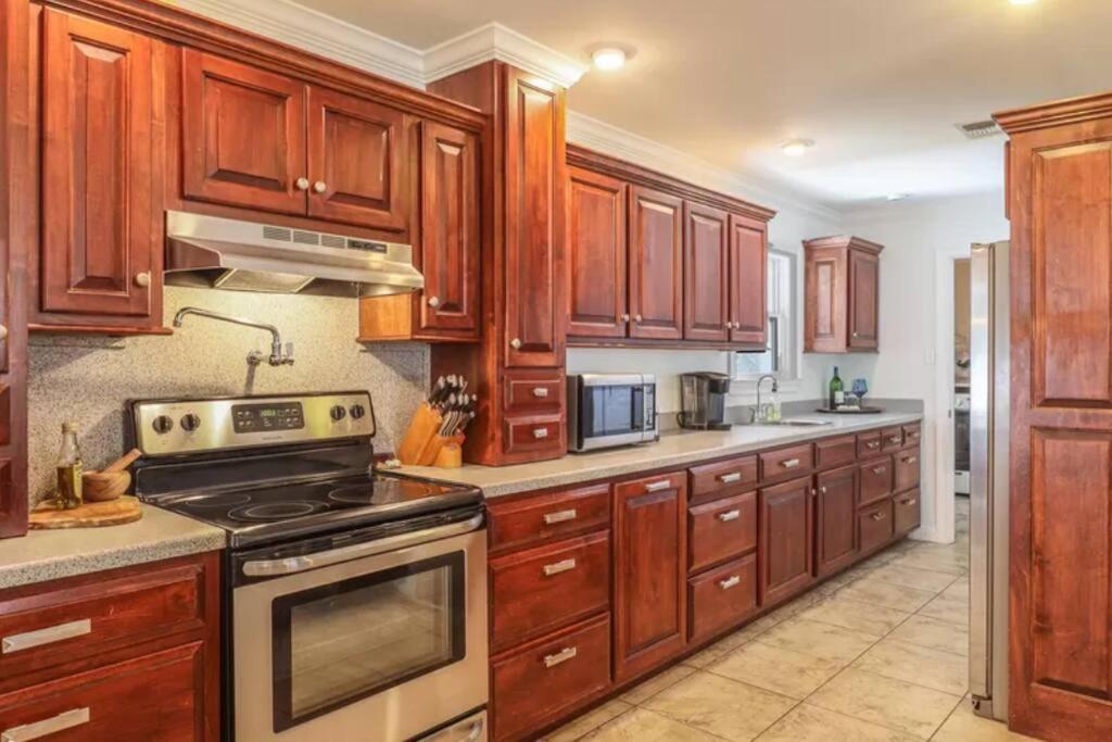 4/3 Home Centrally Located, Beach, Casino, Airport, Dining, Golfing, Shopping, Entertainment Gulfport Luaran gambar