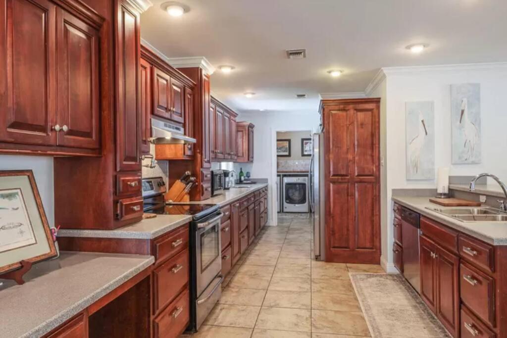 4/3 Home Centrally Located, Beach, Casino, Airport, Dining, Golfing, Shopping, Entertainment Gulfport Luaran gambar